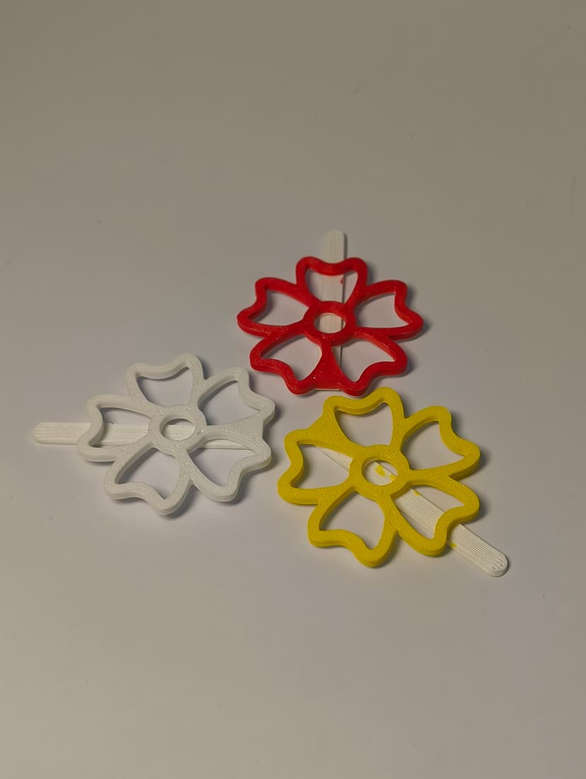Flower hairclip